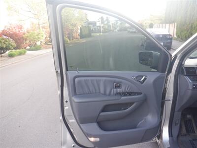 2007 Honda Odyssey Touring   - Photo 16 - Kirkland, WA 98033