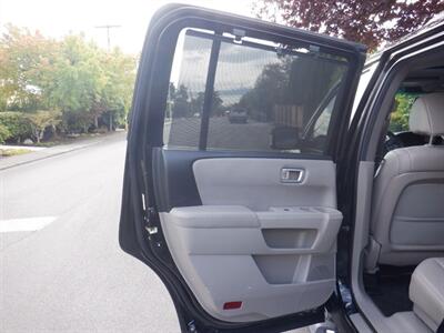 2013 Honda Pilot Touring   - Photo 19 - Kirkland, WA 98033