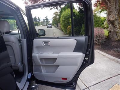 2013 Honda Pilot Touring   - Photo 17 - Kirkland, WA 98033