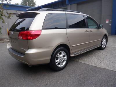 2004 Toyota Sienna LE 7 Passenger   - Photo 5 - Kirkland, WA 98033