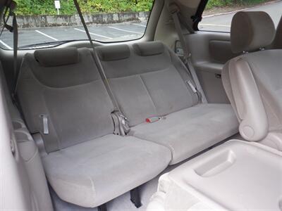 2004 Toyota Sienna LE 7 Passenger   - Photo 16 - Kirkland, WA 98033