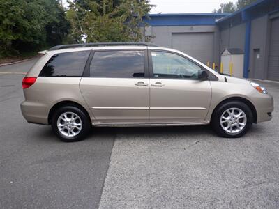 2004 Toyota Sienna LE 7 Passenger   - Photo 6 - Kirkland, WA 98033