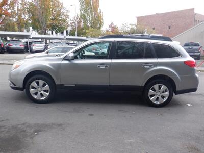 2010 Subaru Outback 2.5i Premium   - Photo 2 - Kirkland, WA 98033