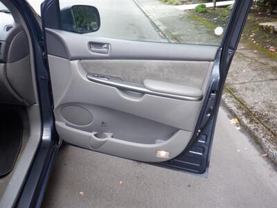 2009 Toyota Sienna CE 7-Passenger   - Photo 20 - Kirkland, WA 98033