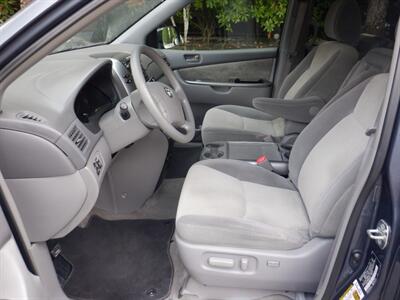 2009 Toyota Sienna CE 7-Passenger   - Photo 9 - Kirkland, WA 98033
