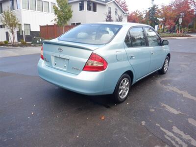 2001 Toyota Prius   - Photo 5 - Kirkland, WA 98033