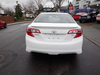 2014 Toyota Camry SE - Photo 4 - Kirkland, WA 98033