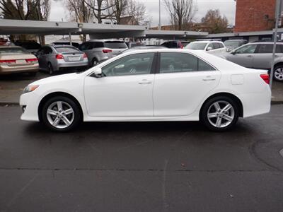 2014 Toyota Camry SE - Photo 2 - Kirkland, WA 98033