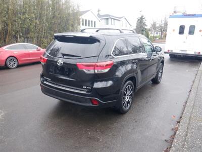 2017 Toyota Highlander SE   - Photo 5 - Kirkland, WA 98033
