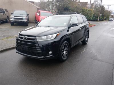2017 Toyota Highlander SE   - Photo 1 - Kirkland, WA 98033