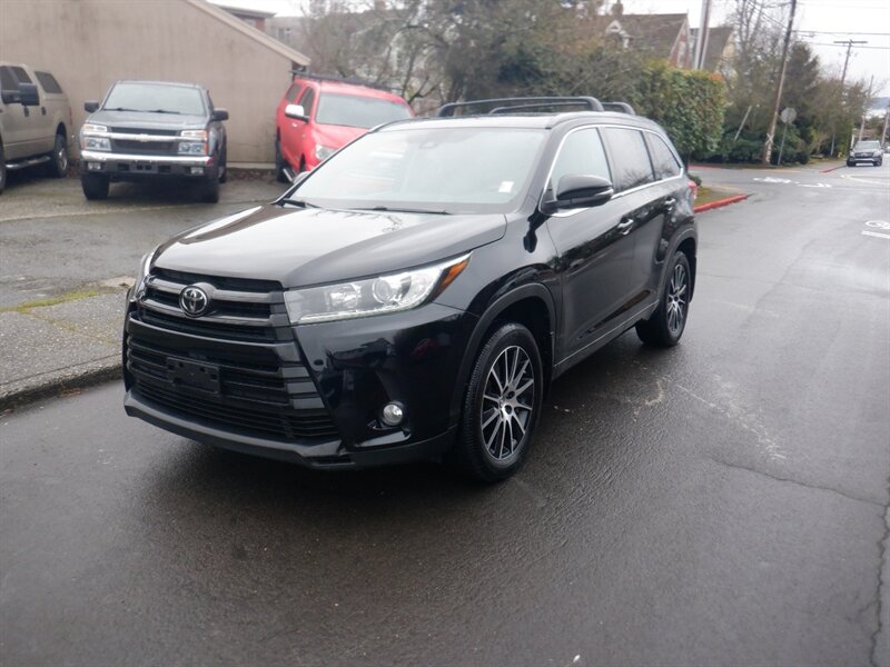 2017 Toyota Highlander SE