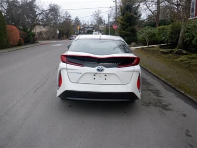 2017 Toyota Prius Prime Plus   - Photo 4 - Kirkland, WA 98033