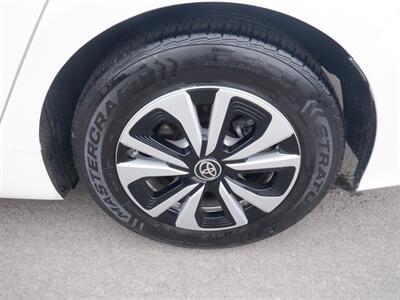 2017 Toyota Prius Prime Plus   - Photo 20 - Kirkland, WA 98033