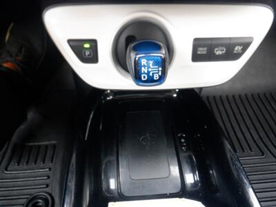 2017 Toyota Prius Prime Plus   - Photo 11 - Kirkland, WA 98033