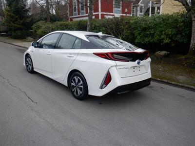 2017 Toyota Prius Prime Plus   - Photo 3 - Kirkland, WA 98033