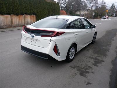 2017 Toyota Prius Prime Plus   - Photo 5 - Kirkland, WA 98033