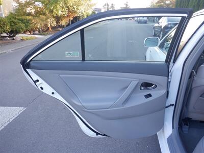 2008 Toyota Camry Hybrid   - Photo 15 - Kirkland, WA 98033