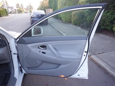 2008 Toyota Camry Hybrid   - Photo 13 - Kirkland, WA 98033