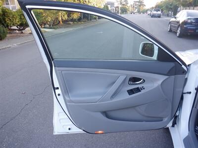 2008 Toyota Camry Hybrid   - Photo 16 - Kirkland, WA 98033
