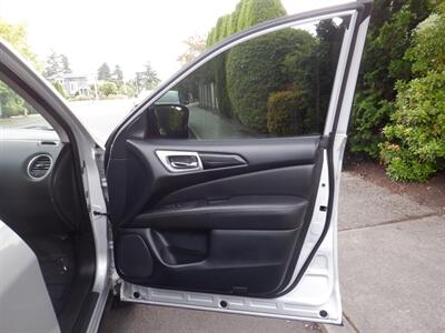 2018 Nissan Pathfinder SV   - Photo 15 - Kirkland, WA 98033