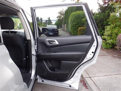 2018 Nissan Pathfinder SV   - Photo 14 - Kirkland, WA 98033