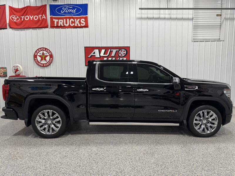 2024 GMC Sierra 1500 Denali   - Photo 5 - Rochelle, IL 61068