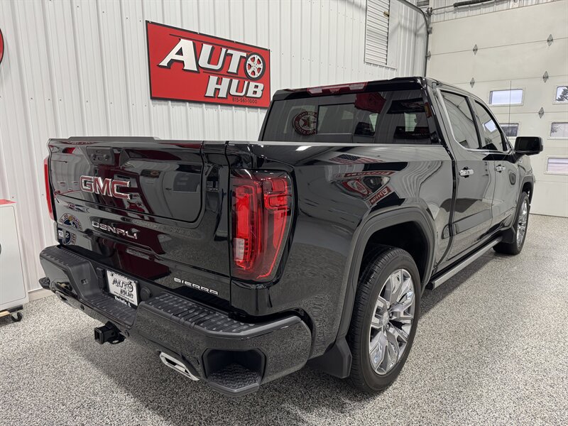 2024 GMC Sierra 1500 Denali   - Photo 6 - Rochelle, IL 61068