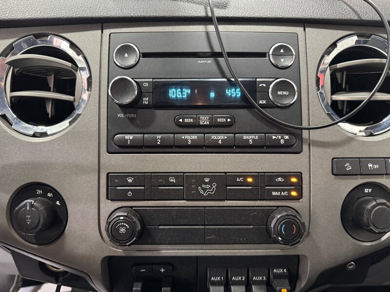 2012 Ford F-350 XLT - Photo 9 - Rochelle, IL 61068