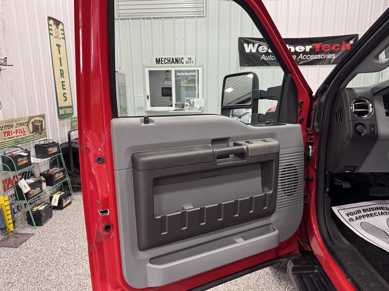 2012 Ford F-350 XLT - Photo 19 - Rochelle, IL 61068
