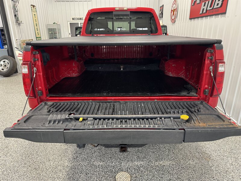 2012 Ford F-350 XLT - Photo 12 - Rochelle, IL 61068