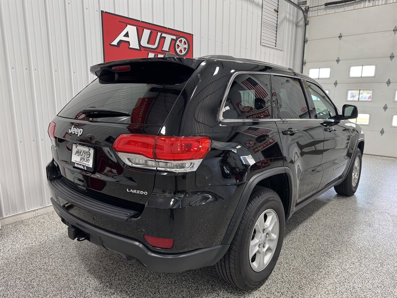 2017 Jeep Grand Cherokee Laredo - Photo 16 - Rochelle, IL 61068