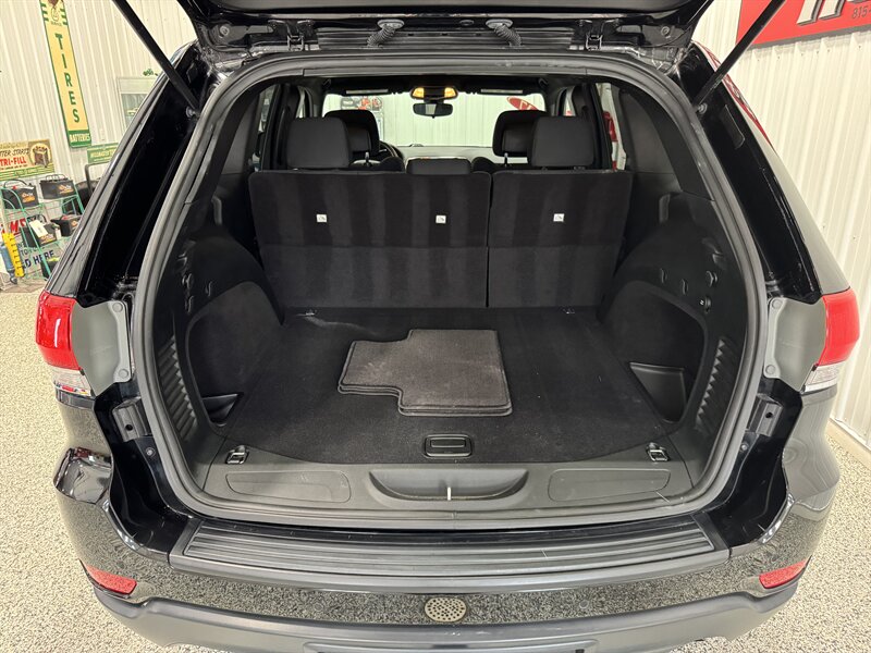 2017 Jeep Grand Cherokee Laredo - Photo 15 - Rochelle, IL 61068
