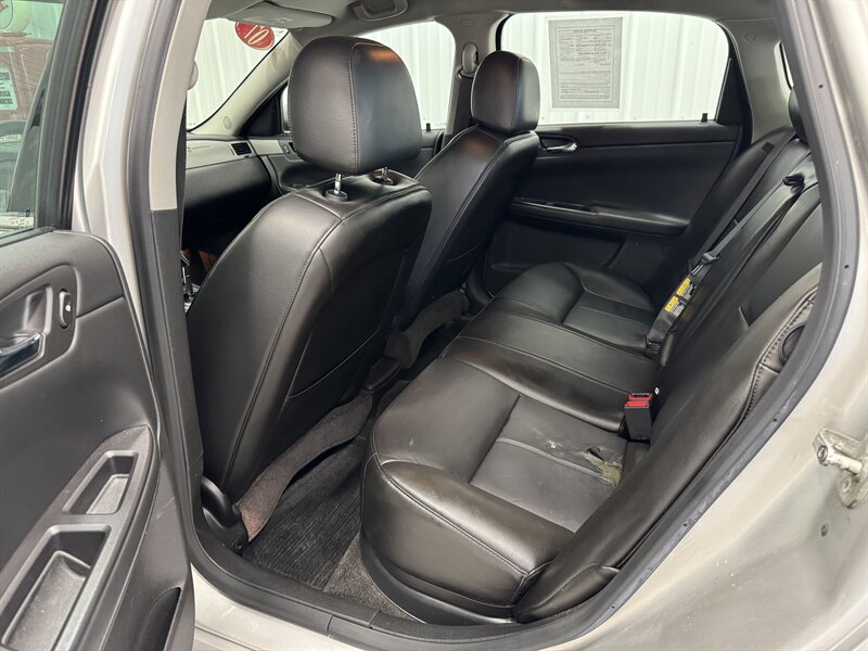 2007 Chevrolet Impala LT   - Photo 11 - Rochelle, IL 61068