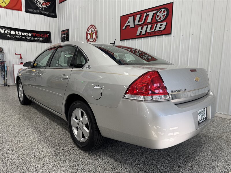 2007 Chevrolet Impala LT   - Photo 17 - Rochelle, IL 61068