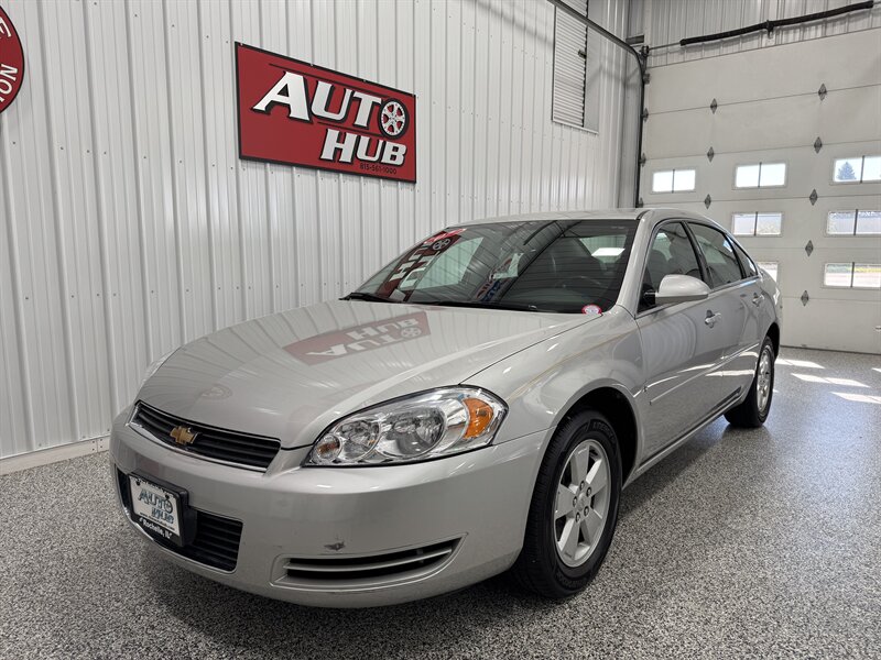 2007 Chevrolet Impala LT   - Photo 2 - Rochelle, IL 61068