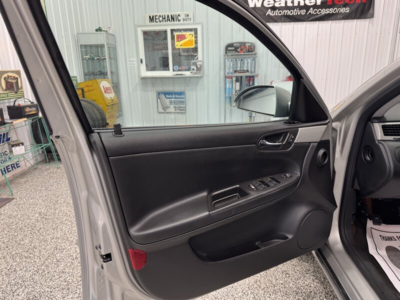 2007 Chevrolet Impala LT   - Photo 22 - Rochelle, IL 61068