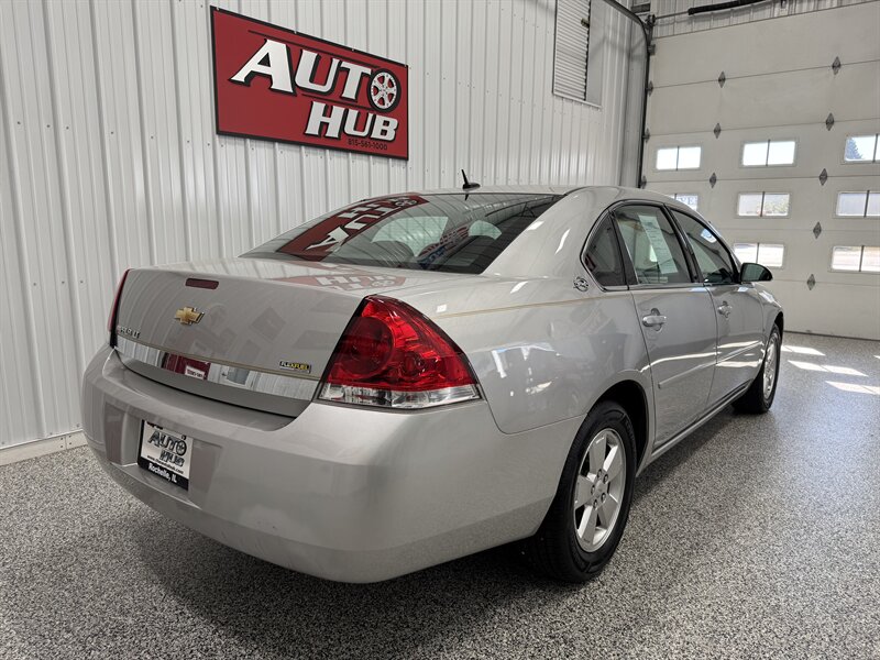 2007 Chevrolet Impala LT   - Photo 19 - Rochelle, IL 61068
