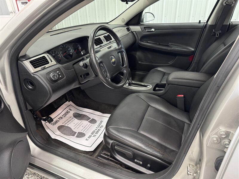2007 Chevrolet Impala LT   - Photo 6 - Rochelle, IL 61068