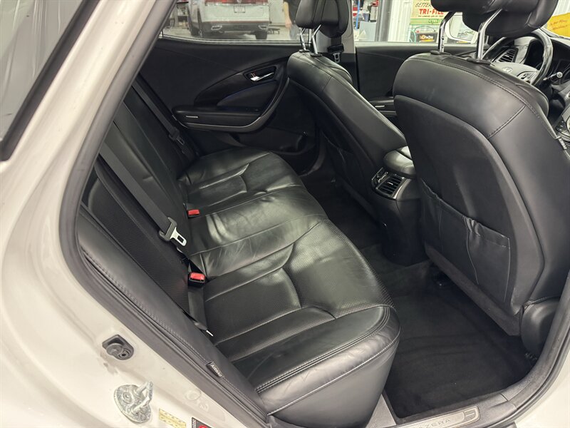 2013 Hyundai Azera GLS - Photo 16 - Rochelle, IL 61068