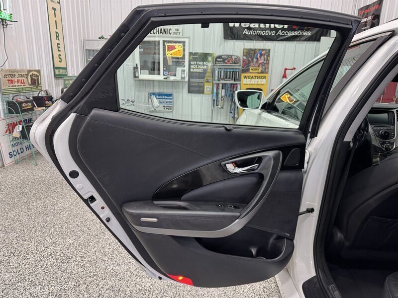 2013 Hyundai Azera GLS - Photo 23 - Rochelle, IL 61068