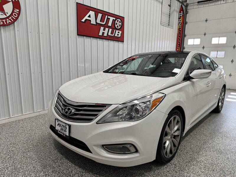 2013 Hyundai Azera GLS - Photo 2 - Rochelle, IL 61068