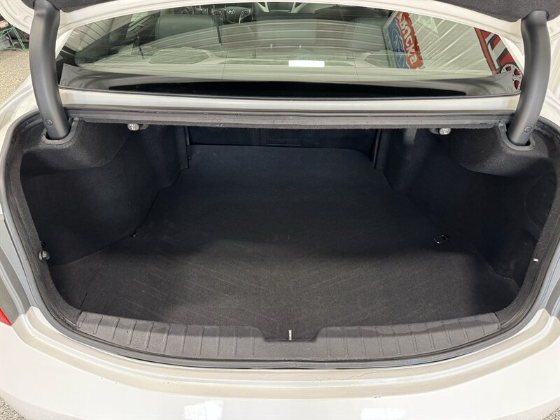 2013 Hyundai Azera GLS - Photo 15 - Rochelle, IL 61068