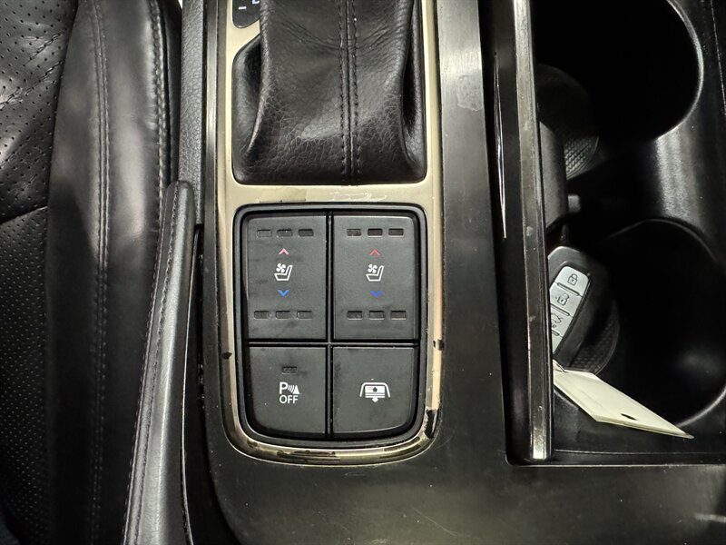 2013 Hyundai Azera GLS - Photo 11 - Rochelle, IL 61068