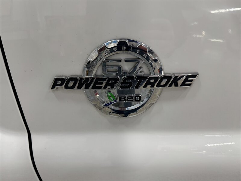 2012 Ford F-350 Super Duty Lariat   - Photo 4 - Rochelle, IL 61068