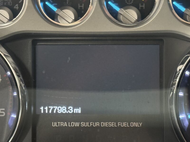 2012 Ford F-350 Super Duty Lariat   - Photo 5 - Rochelle, IL 61068