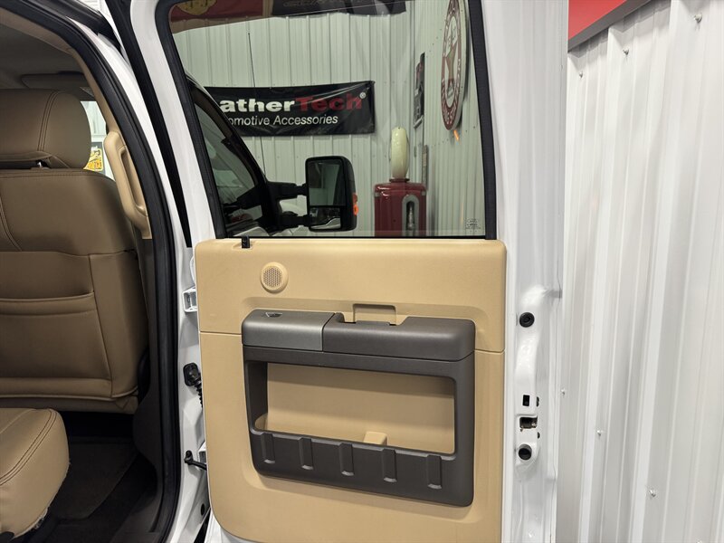 2012 Ford F-350 Super Duty Lariat   - Photo 21 - Rochelle, IL 61068