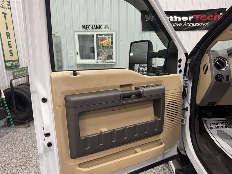 2012 Ford F-350 Super Duty Lariat   - Photo 19 - Rochelle, IL 61068