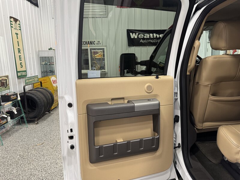 2012 Ford F-350 Super Duty Lariat   - Photo 20 - Rochelle, IL 61068