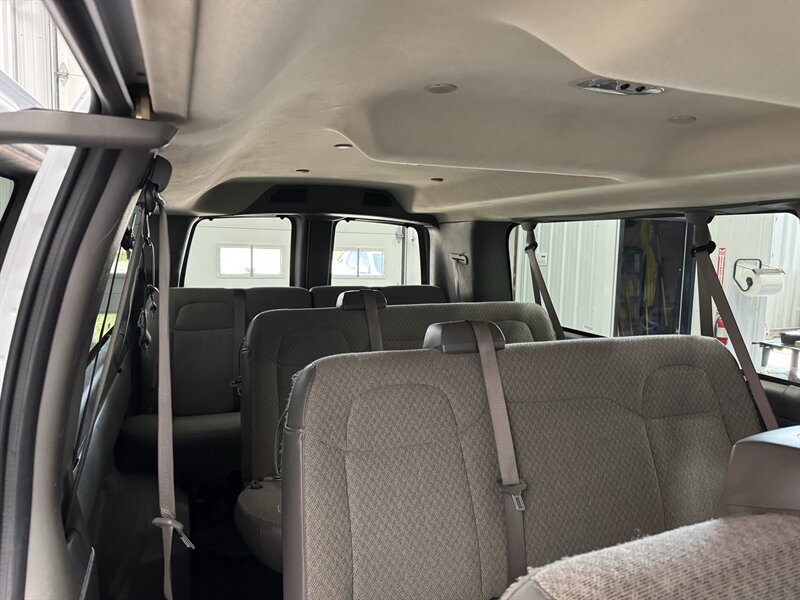 2025 Chevrolet Express LT 3500 Passenger - Photo 14 - Rochelle, IL 61068