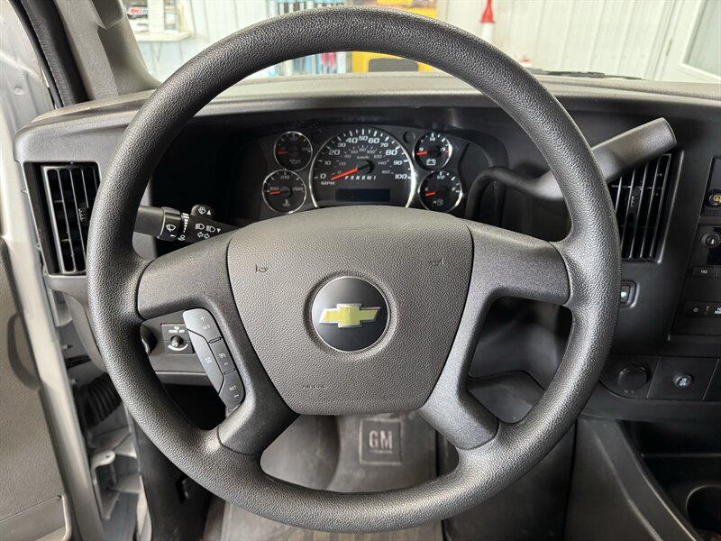 2025 Chevrolet Express LT 3500 Passenger - Photo 7 - Rochelle, IL 61068